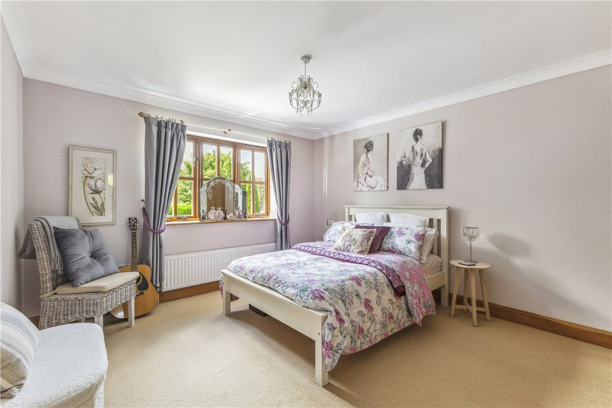 5 bedroom house, Netherstreet, Bromham SN15 - Available