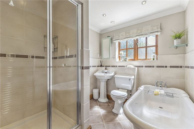 5 bedroom house, Netherstreet, Bromham SN15 - Available