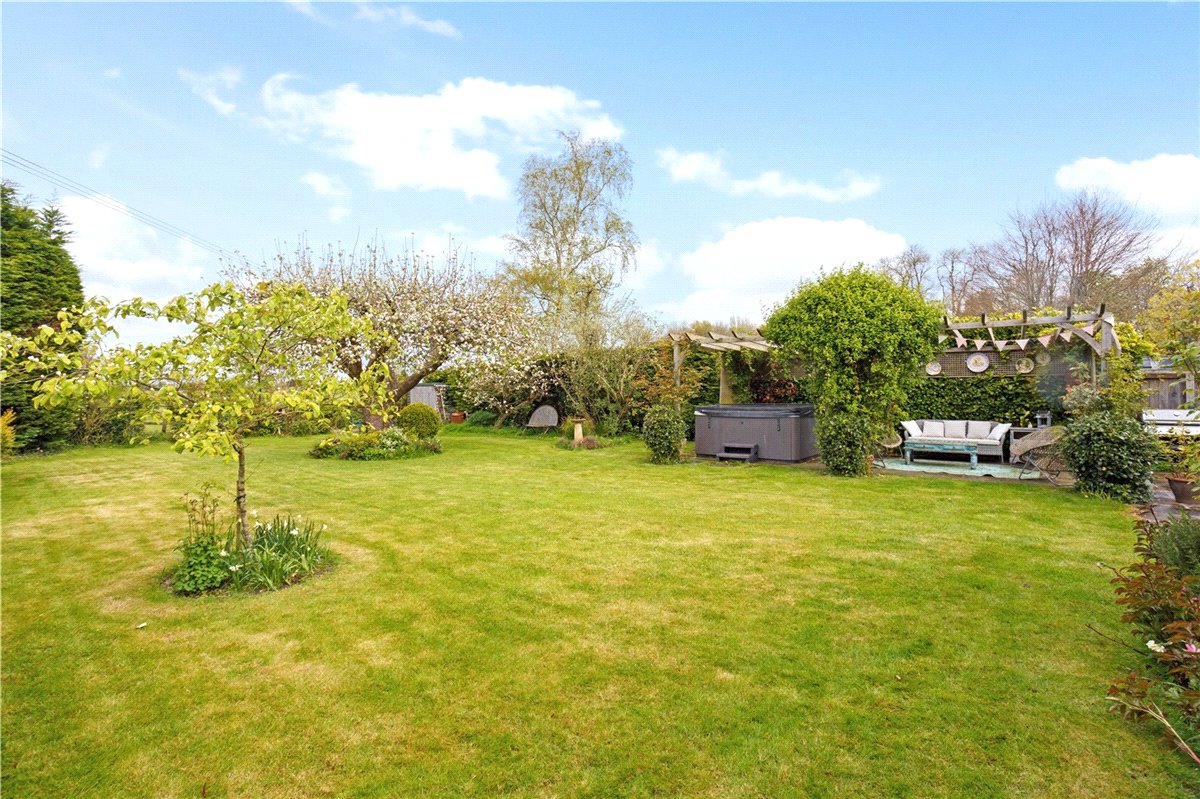 5 bedroom house, The Street, Marden SN10 - Sold STC