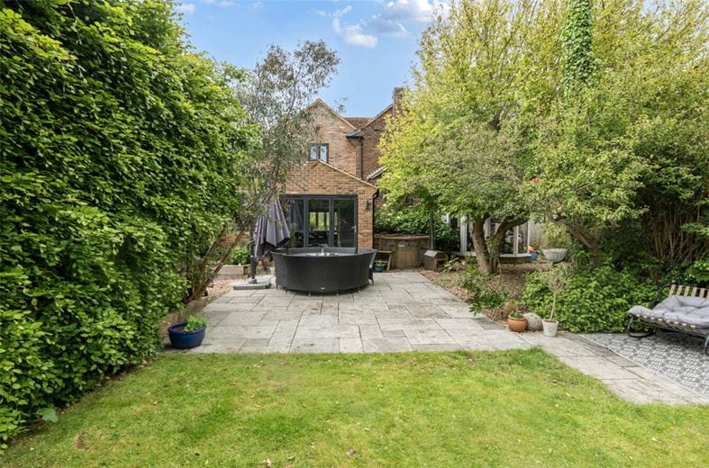 4 bedroom house, Elcot Lane, Marlborough SN8 - Available