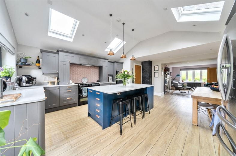 4 bedroom house, Elcot Lane, Marlborough SN8 - Available