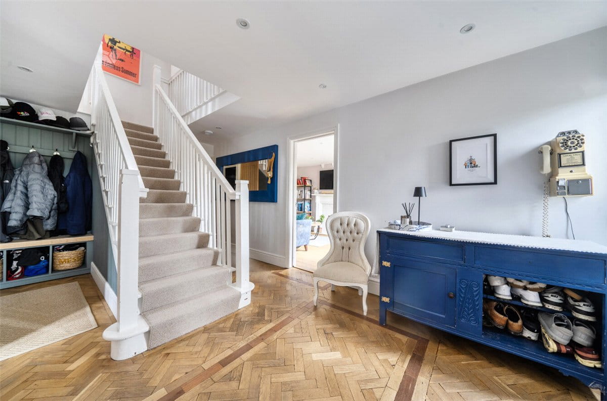 4 bedroom house, Elcot Lane, Marlborough SN8 - Available