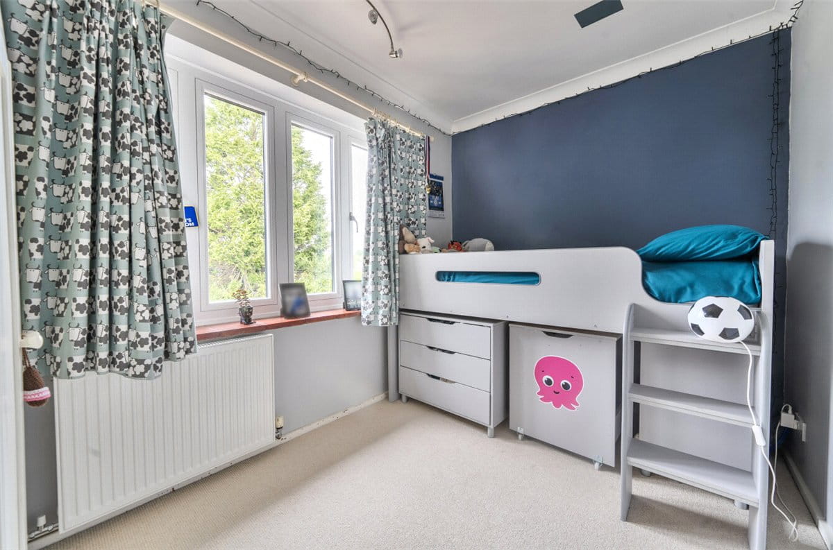 4 bedroom house, Elcot Lane, Marlborough SN8 - Available