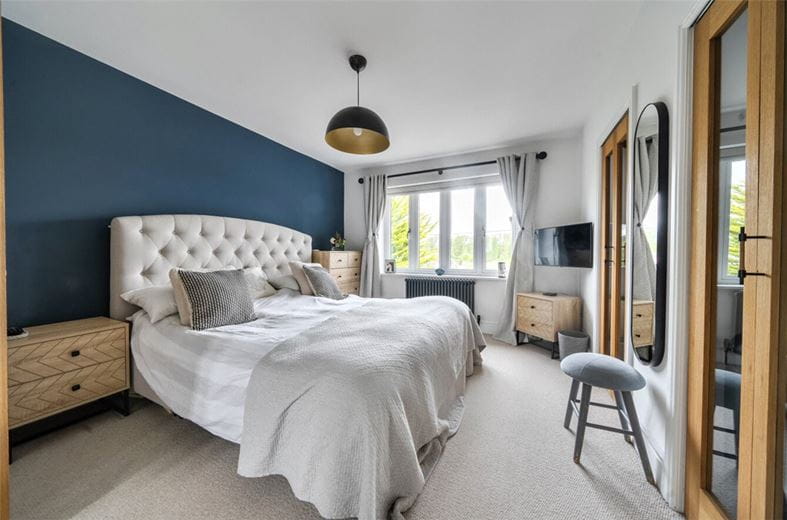 4 bedroom house, Elcot Lane, Marlborough SN8 - Available