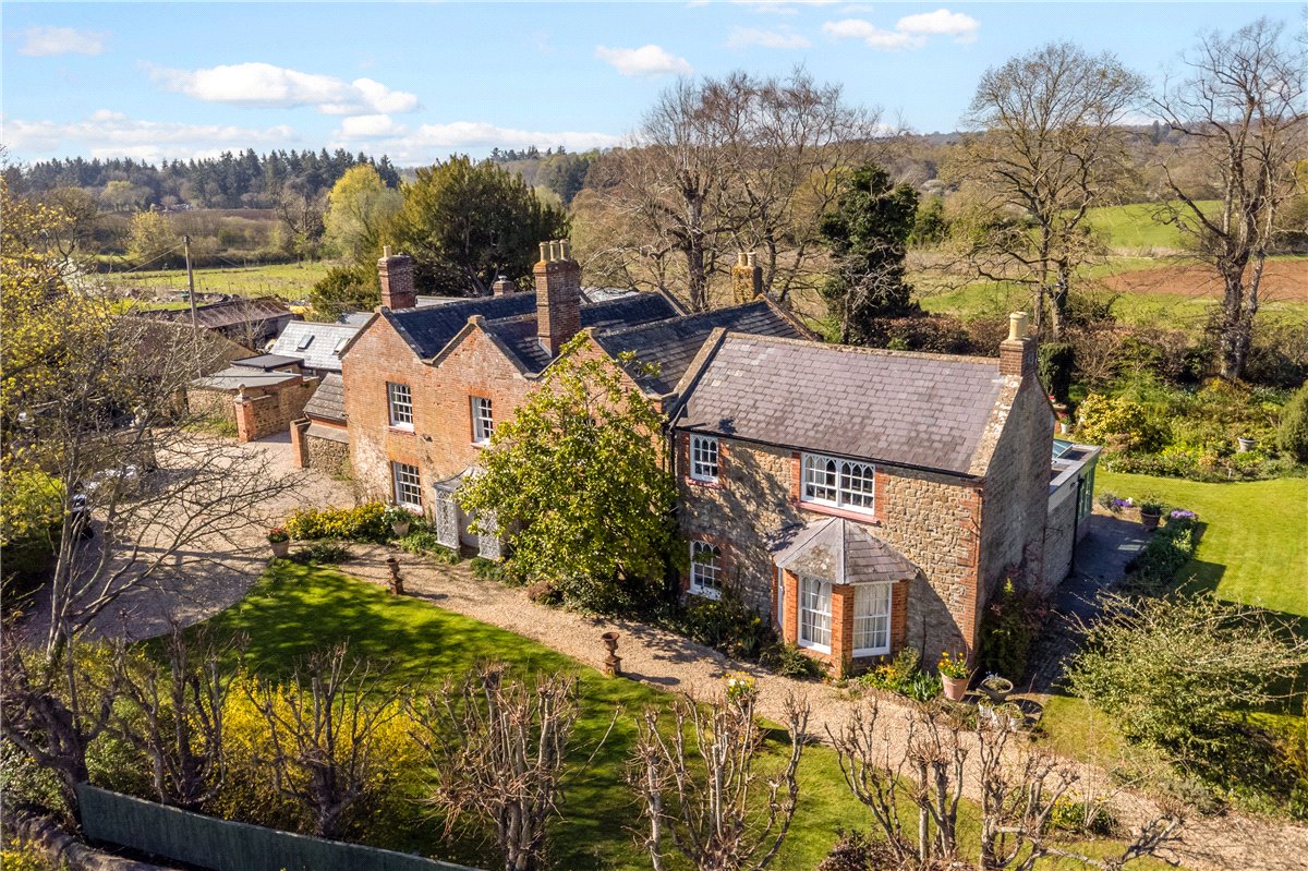 6 bedroom house, Westbrook, Bromham SN15 - Available