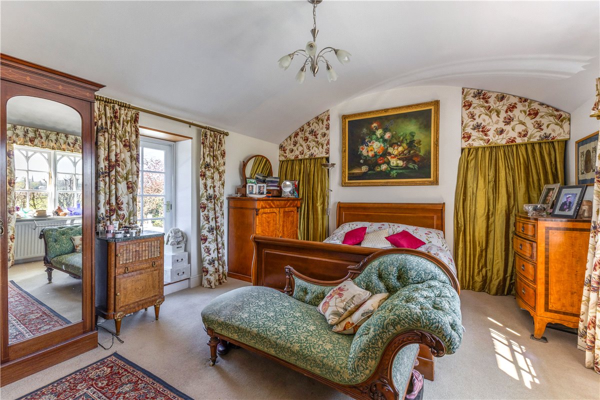 6 bedroom house, Westbrook, Bromham SN15 - Available