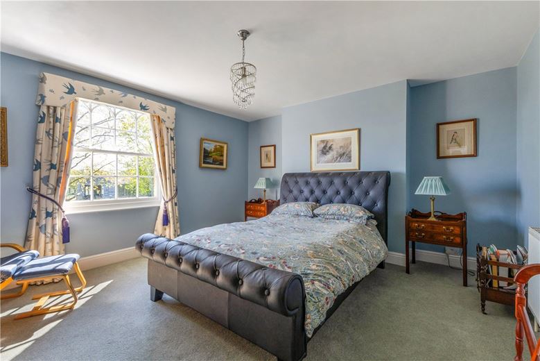 6 bedroom house, Westbrook, Bromham SN15 - Available