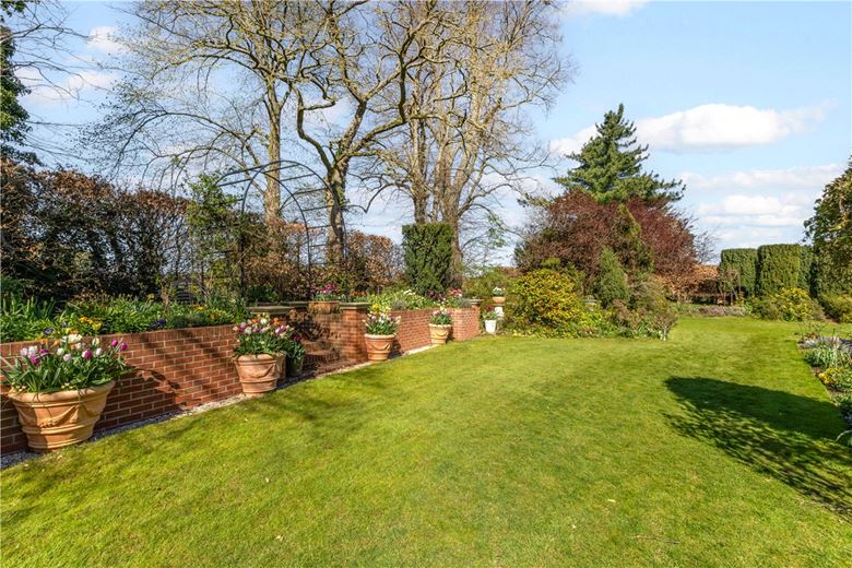 6 bedroom house, Westbrook, Bromham SN15 - Available