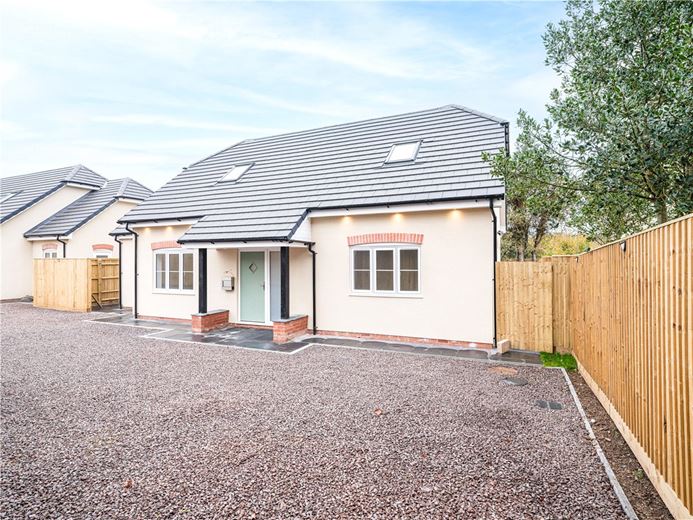 4 bedroom bungalow, Elcot Lane, Marlborough SN8 - Available