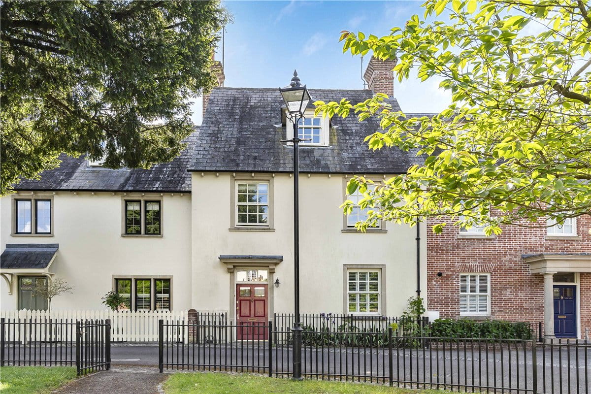 4 bedroom house, Phoenix Square, Pewsey SN9 - Available