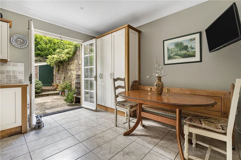 4 bedroom house, Phoenix Square, Pewsey SN9 - Available