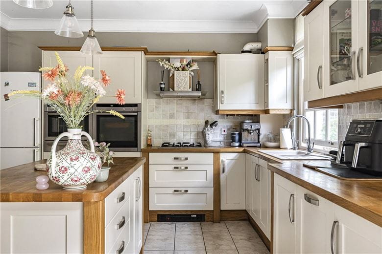 4 bedroom house, Phoenix Square, Pewsey SN9 - Available