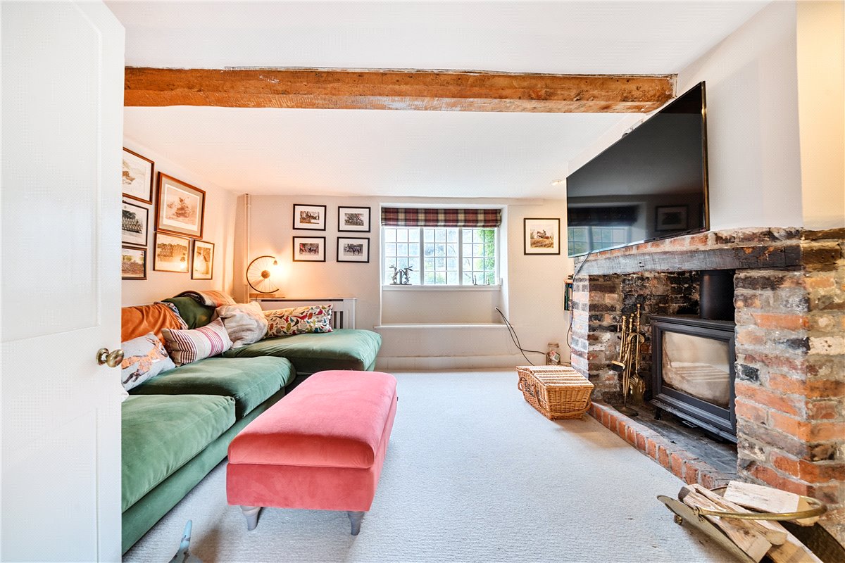 2 bedroom house, Castle Street, Aldbourne SN8 - Available