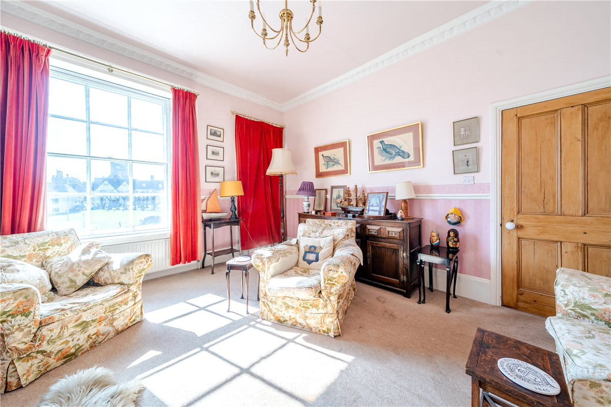 2 bedroom house, The Green, Marlborough SN8 - Available