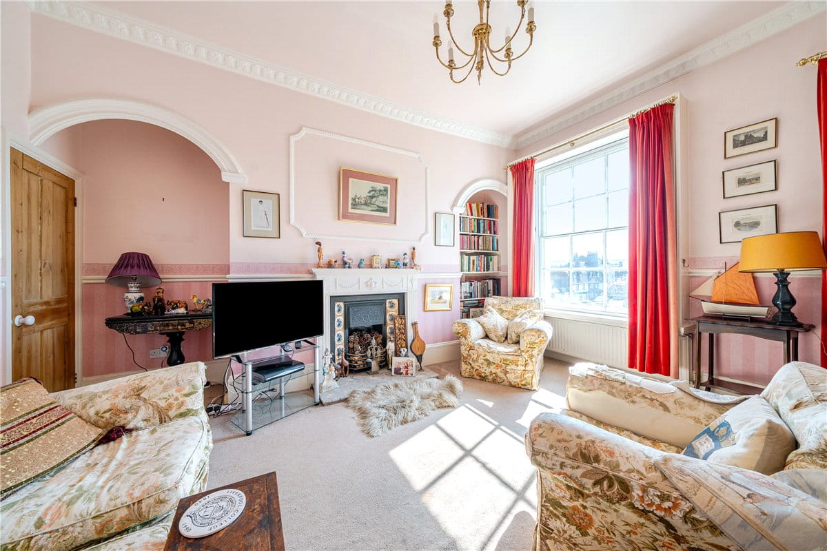 2 bedroom house, The Green, Marlborough SN8 - Available