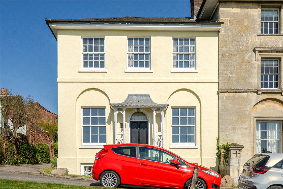 2 bedroom house, The Green, Marlborough SN8 - Available