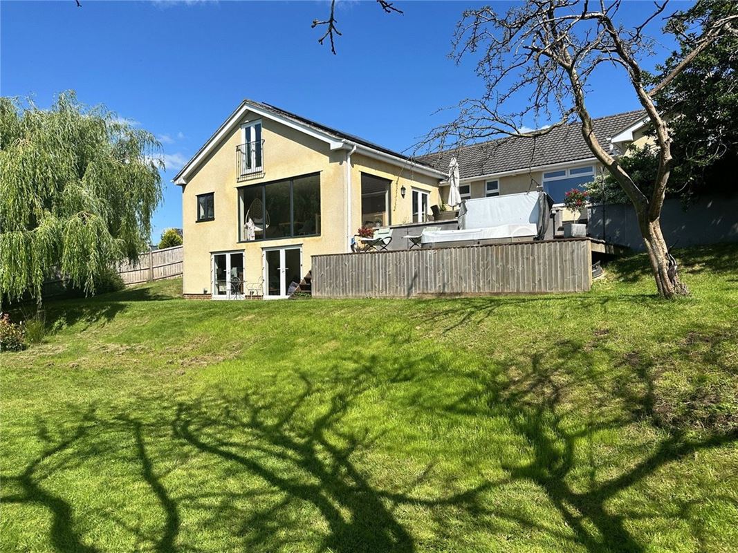 5 bedroom house, Studley Corner, Studley SN11 - Sold STC