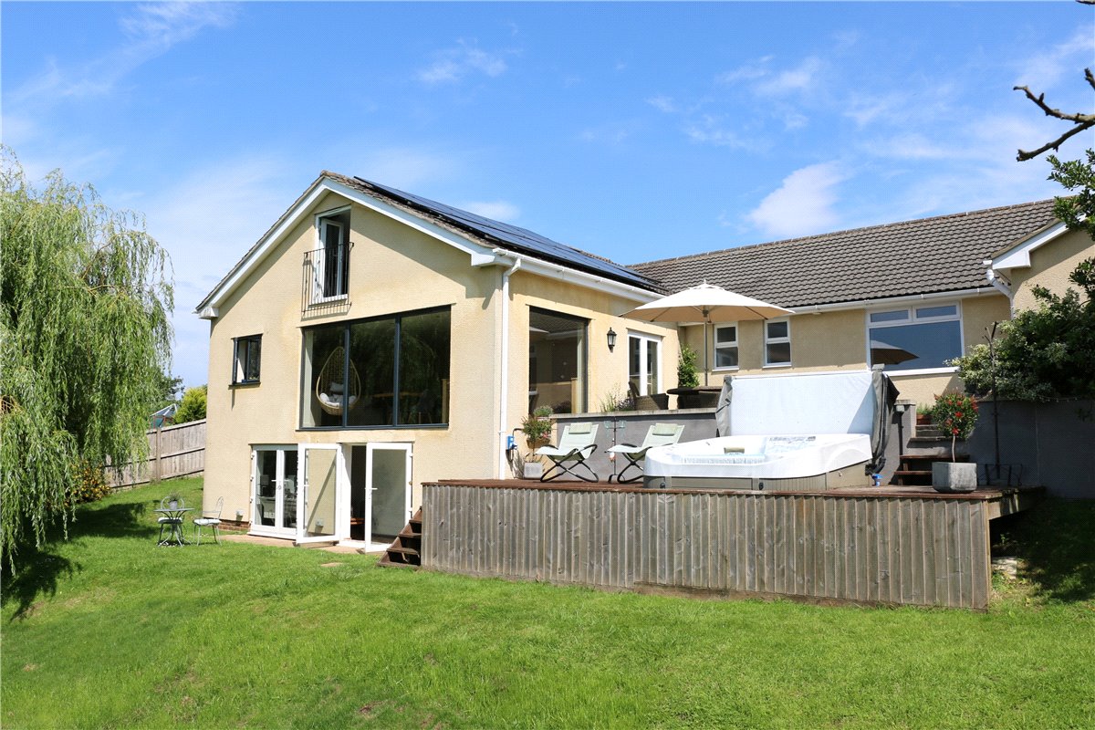 5 bedroom house, Studley Corner, Studley SN11 - Sold STC