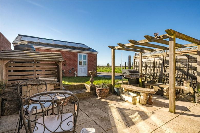 2 bedroom cottage, Broad Street, Beechingstoke SN9 - Available