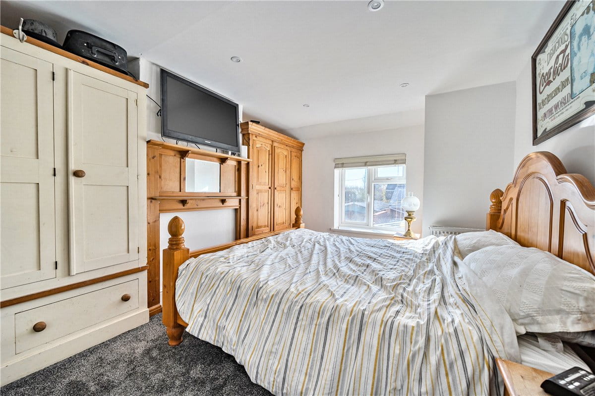 2 bedroom cottage, Broad Street, Beechingstoke SN9 - Available