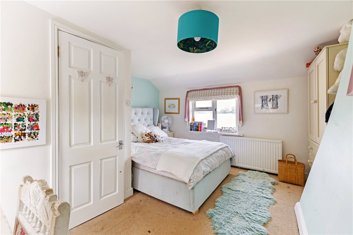 4 bedroom house, Knowle, Pewsey SN9 - Available