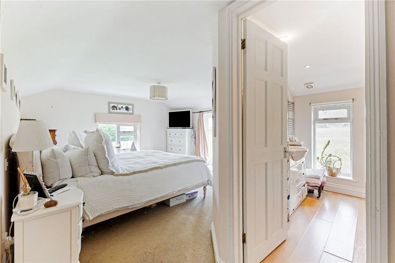 4 bedroom house, Knowle, Pewsey SN9 - Available