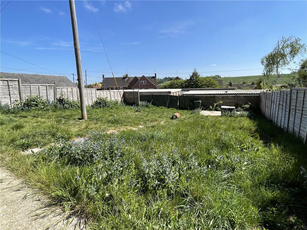 2 bedroom house, Swans Close, Ramsbury SN8 - Sold STC