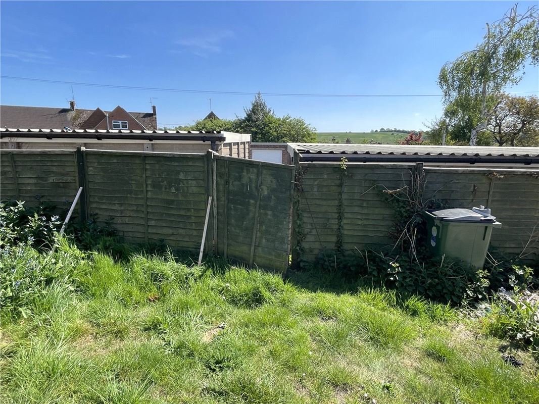 2 bedroom house, Swans Close, Ramsbury SN8 - Sold STC