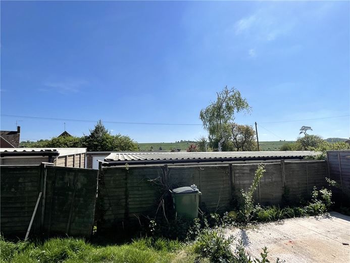 2 bedroom house, Swans Close, Ramsbury SN8 - Sold STC