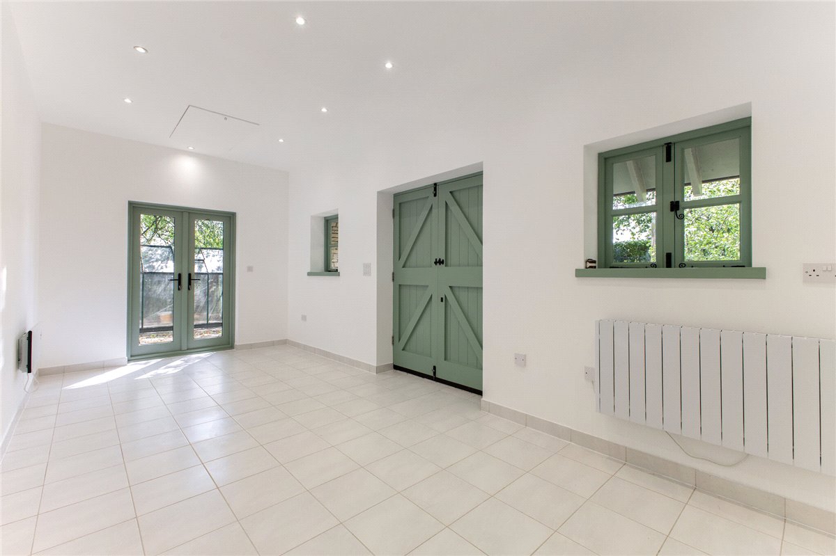 4 bedroom house, Broome Manor Lane, Swindon SN3 - Sold STC