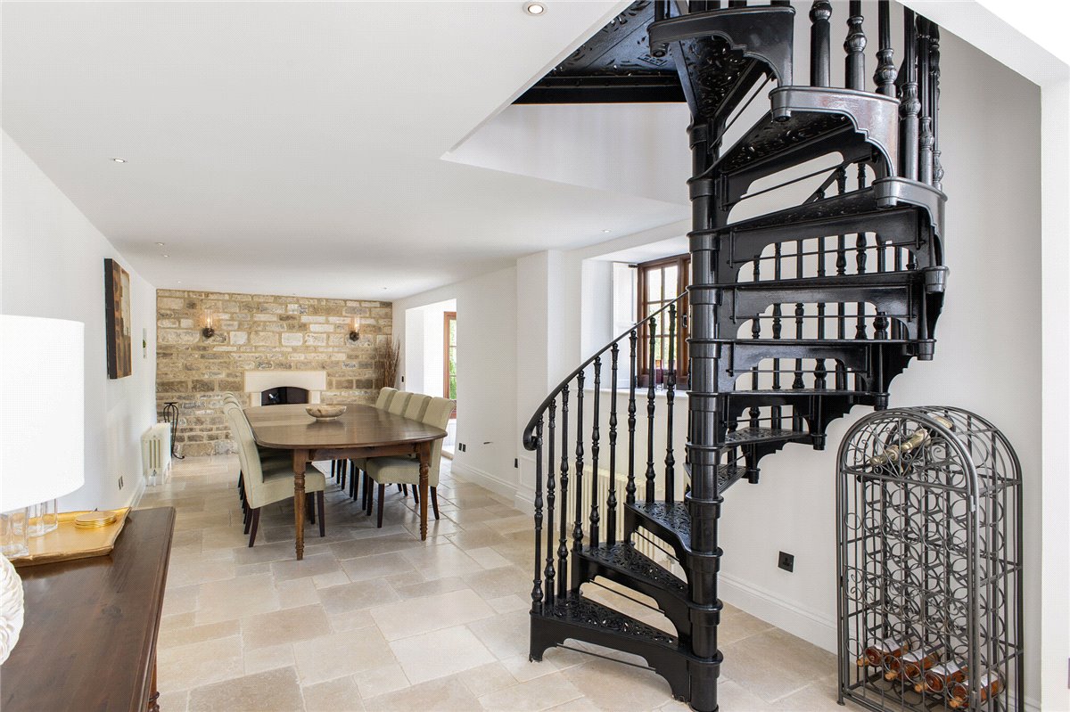 4 bedroom house, Broome Manor Lane, Swindon SN3 - Sold STC