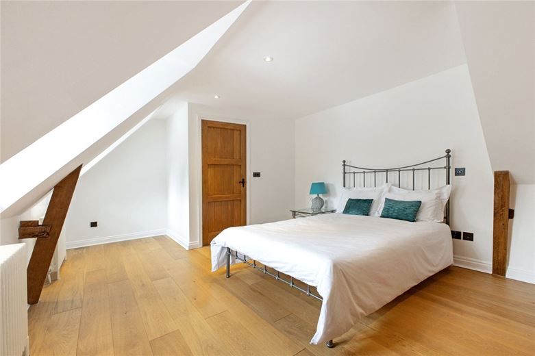 4 bedroom house, Broome Manor Lane, Swindon SN3 - Sold STC