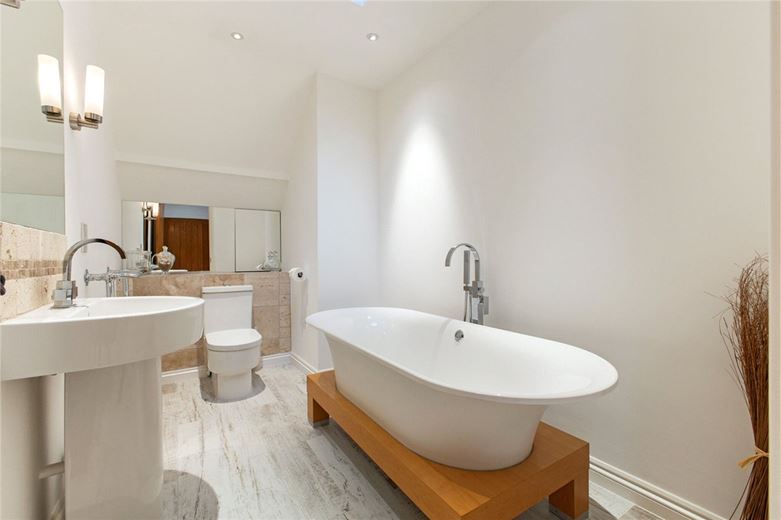 4 bedroom house, Broome Manor Lane, Swindon SN3 - Sold STC