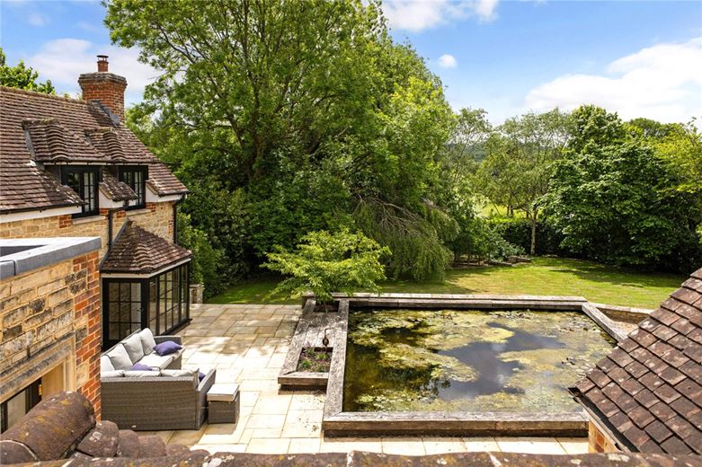 4 bedroom house, Broome Manor Lane, Swindon SN3 - Sold STC