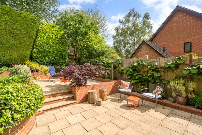 4 bedroom house, Hughes Close, Marlborough SN8 - Available