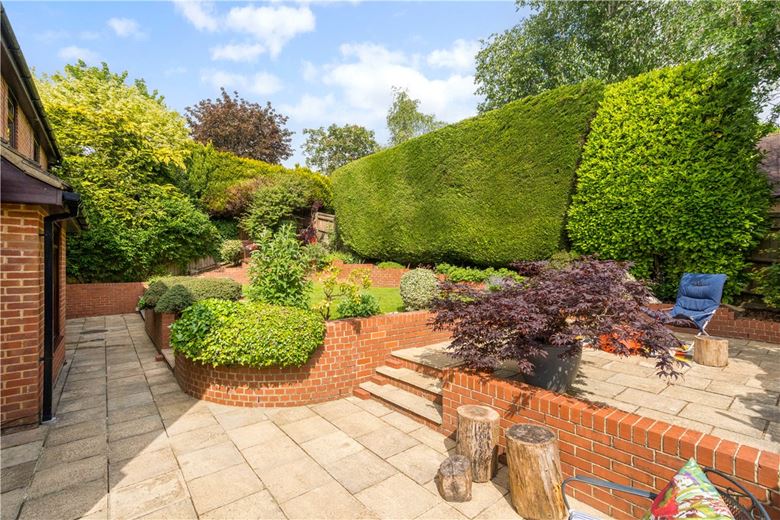 4 bedroom house, Hughes Close, Marlborough SN8 - Available