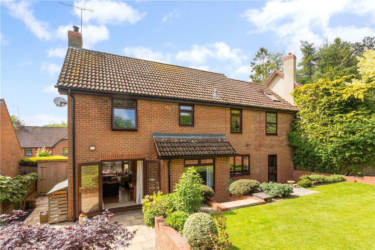 4 bedroom house, Hughes Close, Marlborough SN8 - Available