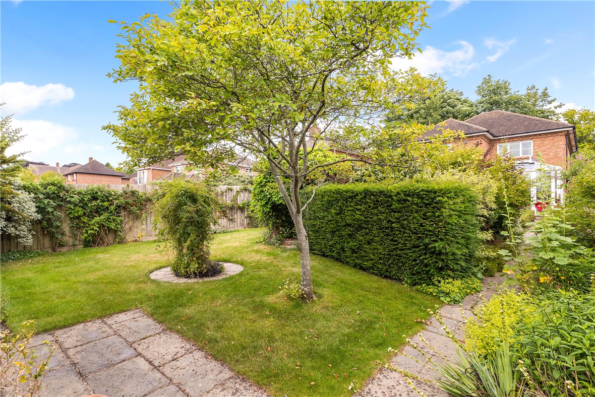 3 bedroom house, Back Lane, Marlborough SN8 - Available