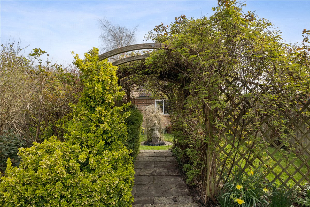 3 bedroom house, Back Lane, Marlborough SN8 - Sold STC