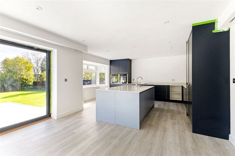 5 bedroom house, Manor Road, Sherborne St. John RG24 - Available