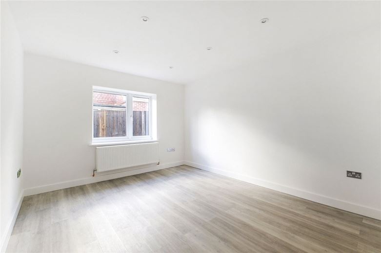 5 bedroom house, Manor Road, Sherborne St. John RG24 - Available