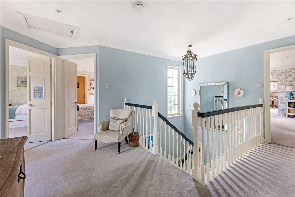 5 bedroom house, Honeystreet, Pewsey SN9 - Available