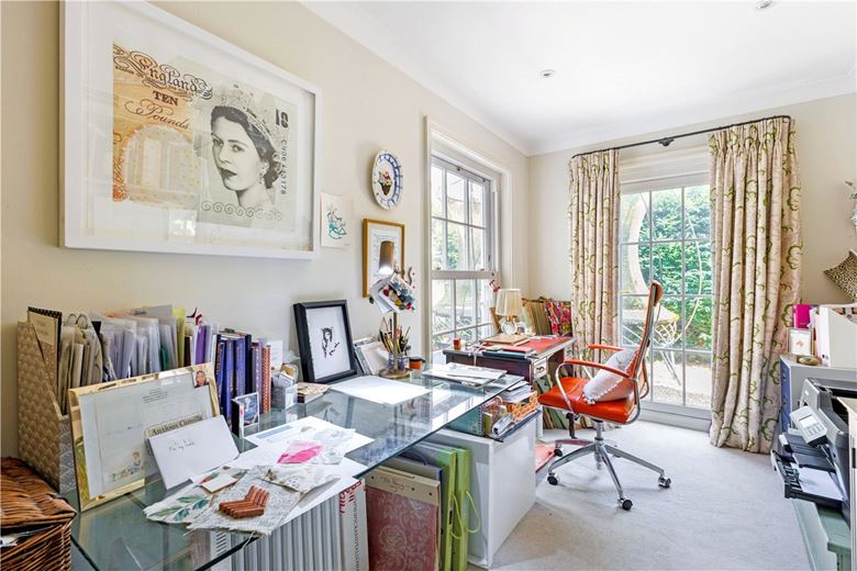 5 bedroom house, Honeystreet, Pewsey SN9 - Available