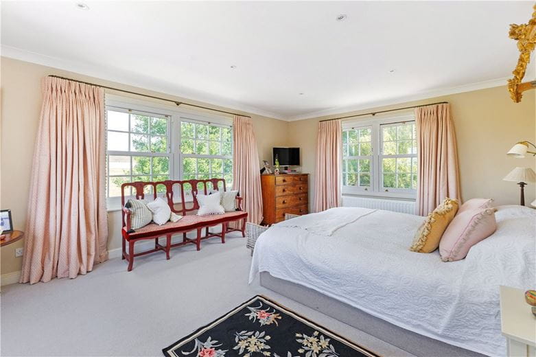 5 bedroom house, Honeystreet, Pewsey SN9 - Available