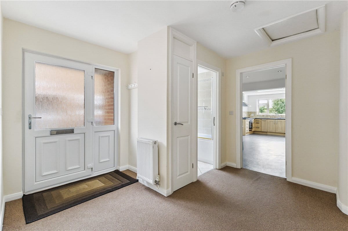 3 bedroom bungalow, West Manton, Manton SN8 - Available