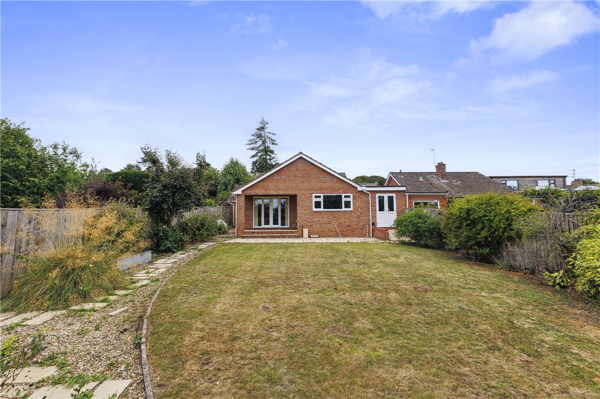 3 bedroom bungalow, West Manton, Manton SN8 - Available