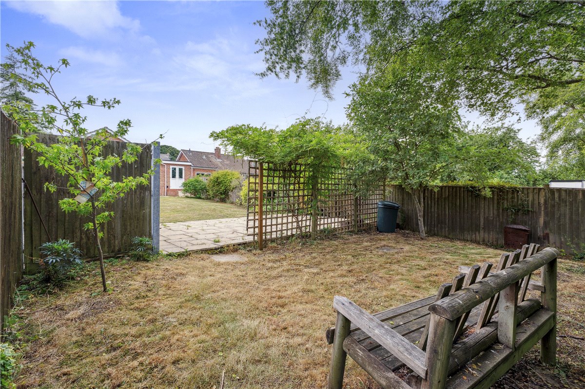 3 bedroom bungalow, West Manton, Manton SN8 - Available