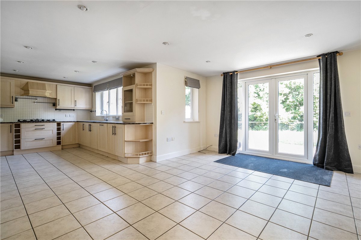 5 bedroom house, Lake View, Calne SN11 - Sold STC