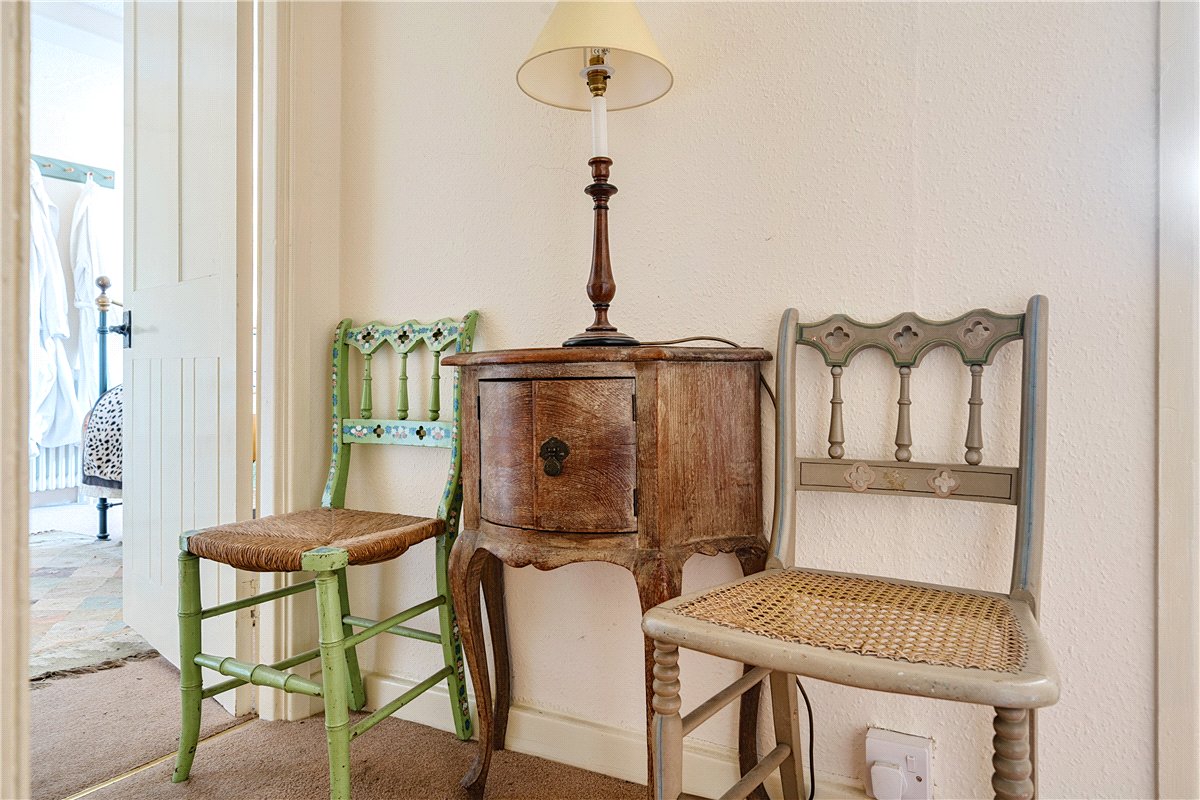 3 bedroom house, East Kennett, Marlborough SN8 - Available