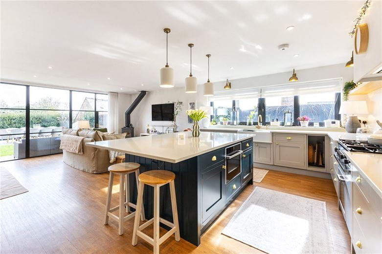 4 bedroom house, Blowhorn Street, Marlborough SN8 - Available